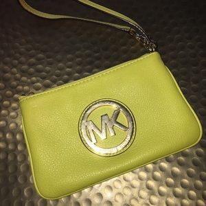 MICHAEL KORS Leather Wristlet